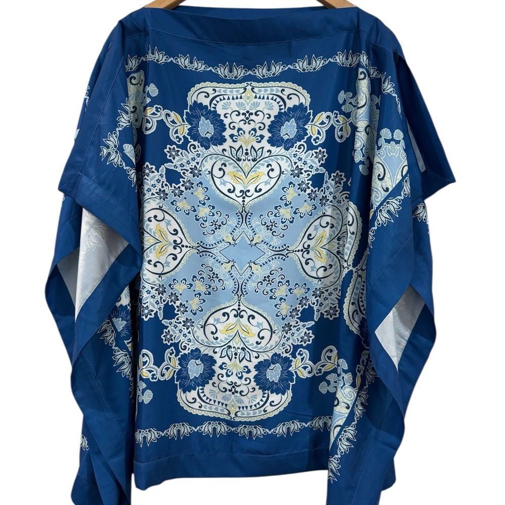 JM Collection Blue and White Oversized Blouse